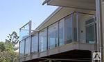 Ограждение балкона из нержавейки на стойках со стеклом (356921565)