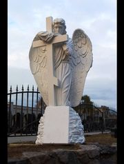 Памятник ангел с крестом (29047789)