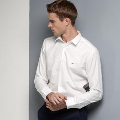 Рубашка мужская классическая белого цвета.