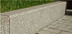 Бордюр тротуарный из камня (29113602)
