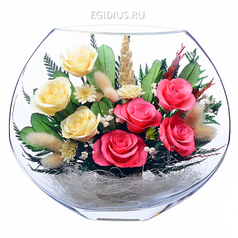 Цветы в стекле: Композиция из натуральных роз. (22379)