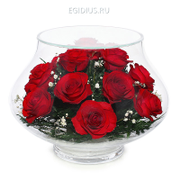 Цветы в стекле: Композиция из красных роз  (13195)